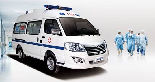 命懸一線(xiàn)牽動(dòng)人心，救護(hù)車(chē)臨危不亂治病救人_